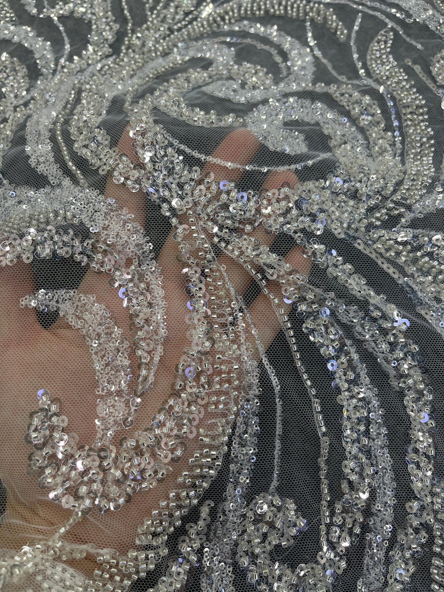 Curved lace with beads